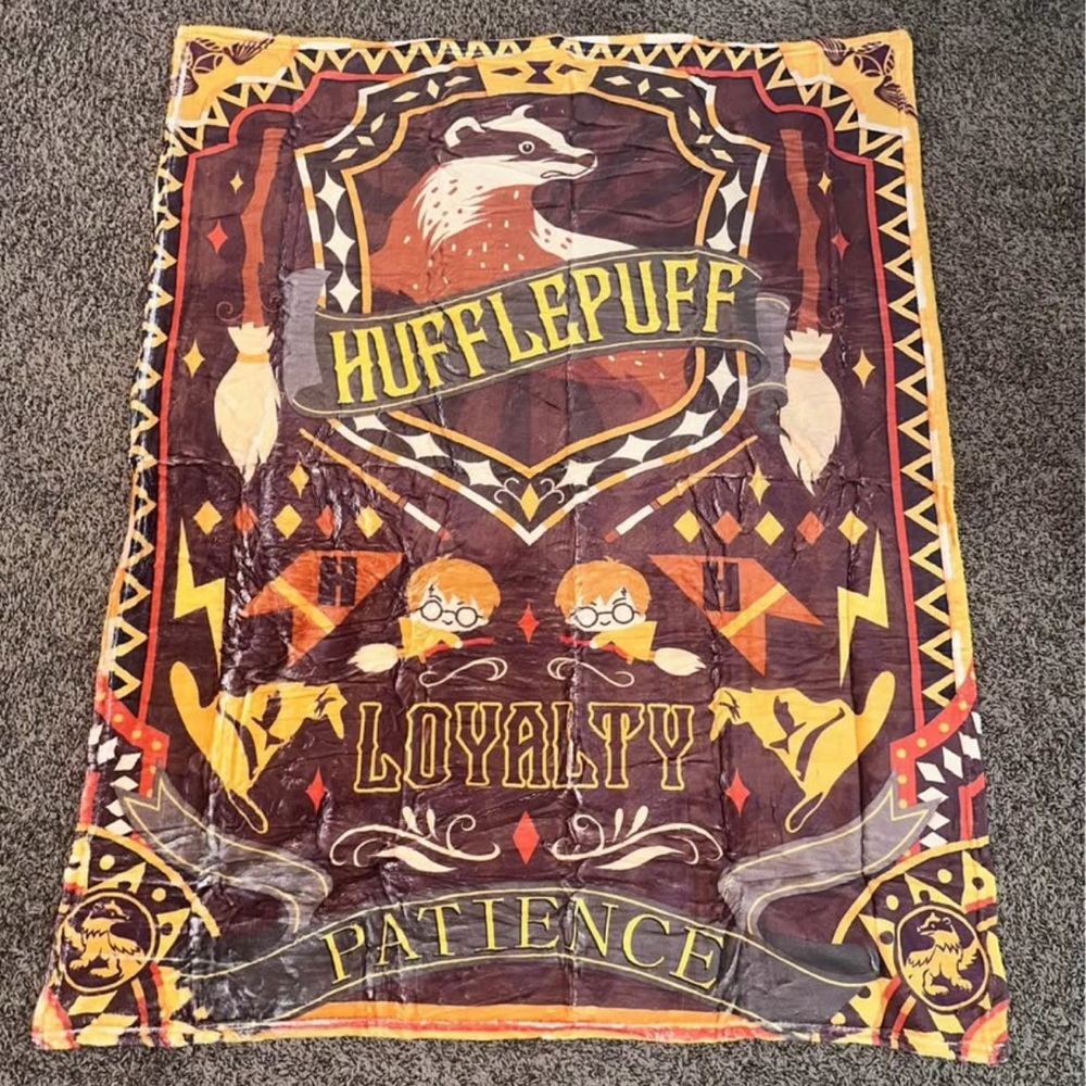 NWOT Hufflepuff Themed Blanket